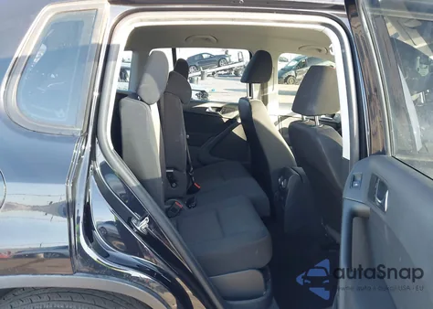 2018 Volkswagen Tiguan Limited 2.0T z USA, uszkodzony, nr VIN WVGAV7AX3JK002174